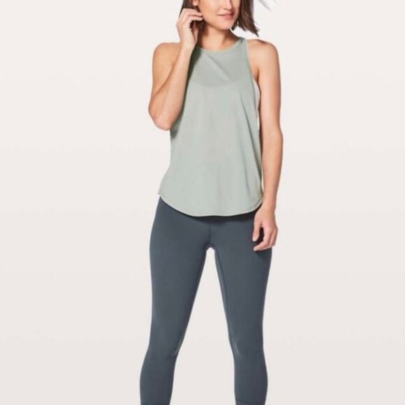 Lululemon Sweat Date Singlet Tank Top in Misty Moss Green Blue, Size 4 - Picture 2 of 9